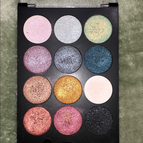 Forever 21 Other - Eyeshadow palette